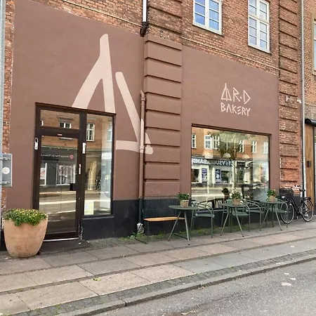 Skon Lejlighed Pa Frederiksberg Apartment